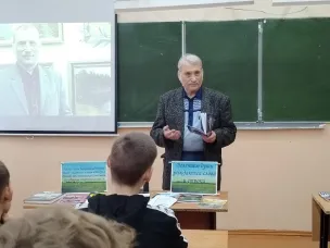 Литературно – краеведческая встреча с Владимиром Черновым состоялась в колледже